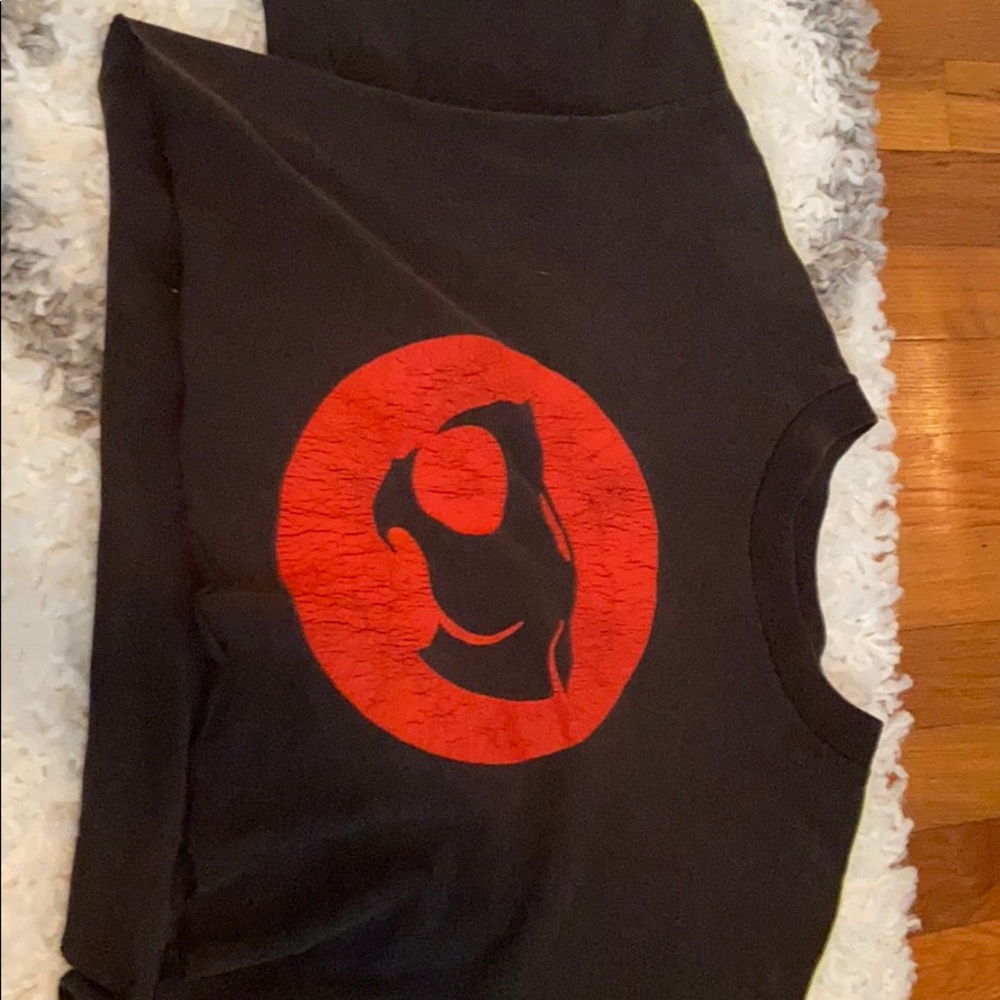 LF cropped tee with cut out stitching on arms